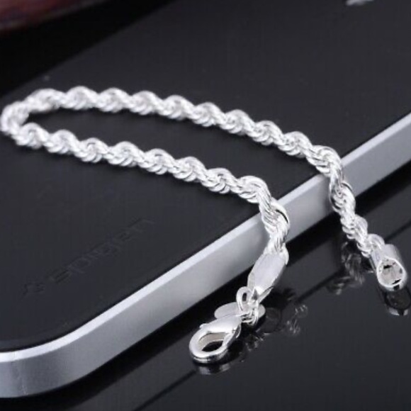 1 LEFT 💕 8” TWIST SILVER STAINLESS STEEL BRACELET - Picture 6 of 7